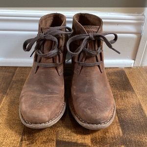 Clarks high-heeled boots